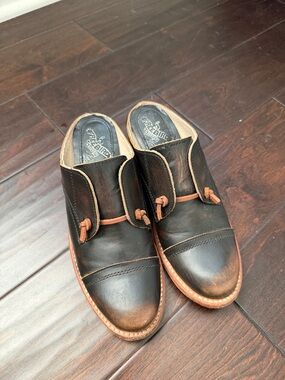 Freebird Leather Slip-On Clogs with Brown Trim size 7
